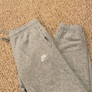 Light grey Nike sweatpants size small